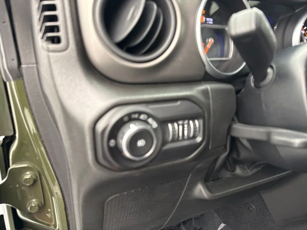 Used 2022 Green Jeep Unlimited Willys image 19