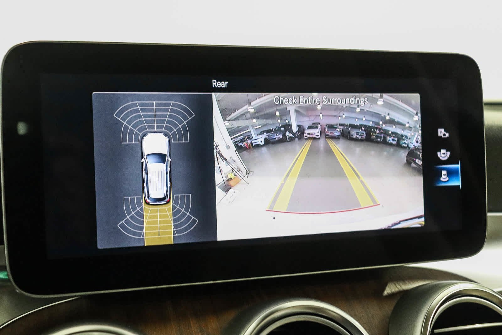 Used 2022 Polar White Mercedes-Benz GLC 300 image 25