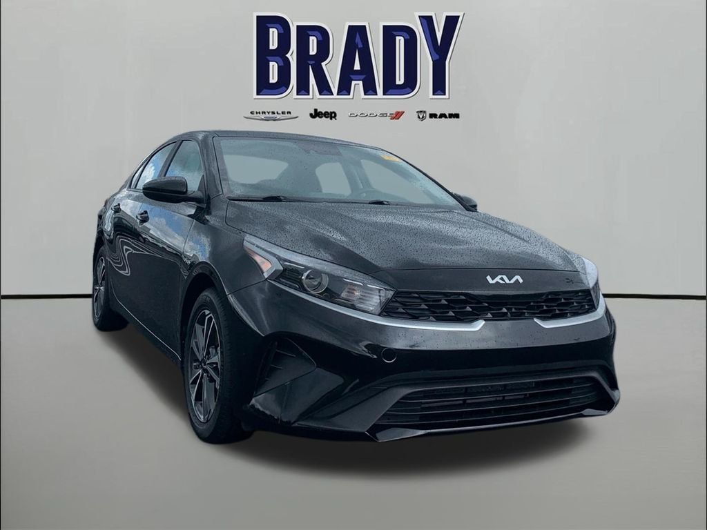 2023 Kia Forte LXS AT's photo