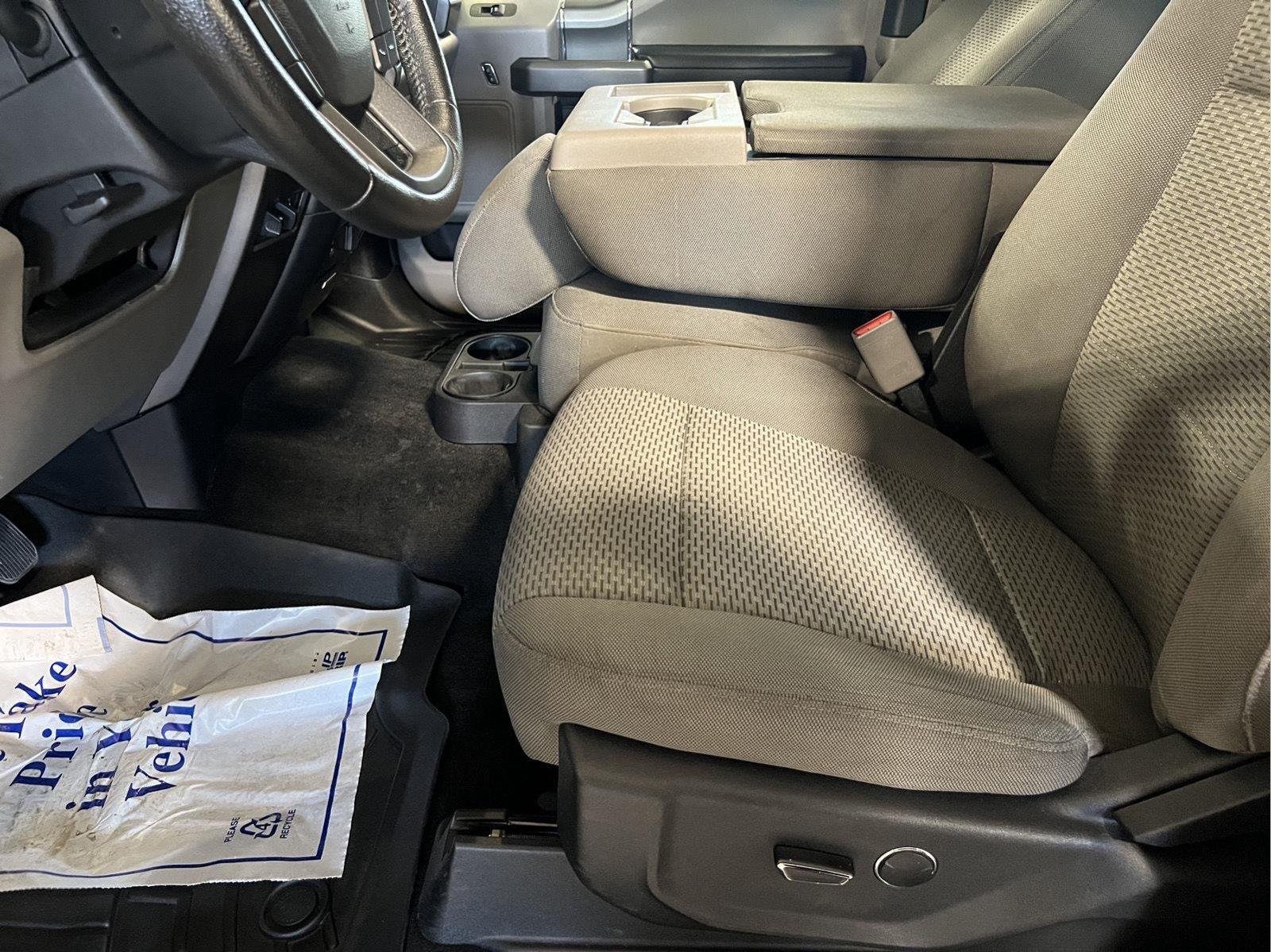 Used 2015 Blue Jeans Metallic Ford XLT image 14