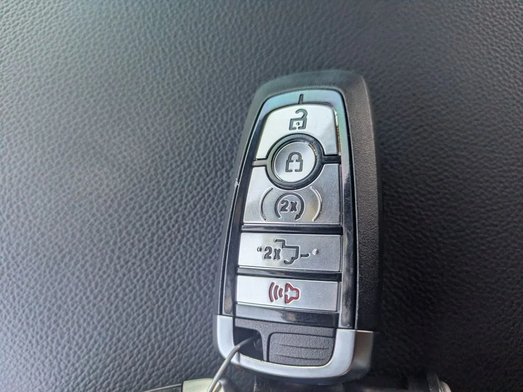 New 2026 Agate Black Metallic Ford Lariat image 34