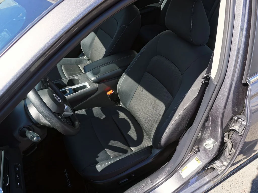 2025 Nissan Altima SV - Photo 21