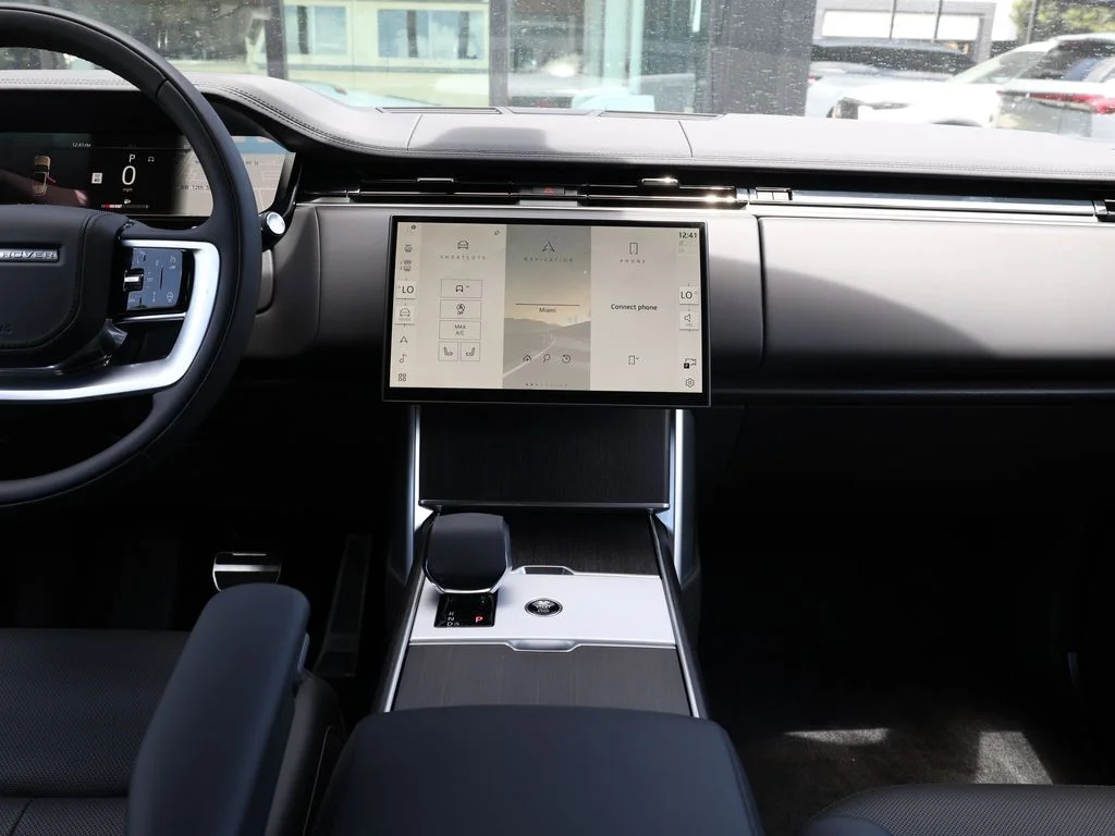 2025 Land Rover Range Rover SE - Photo 28
