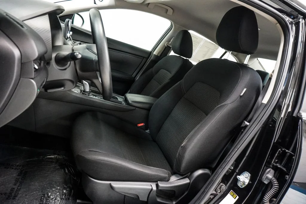Used 2023 Black Nissan S image 6