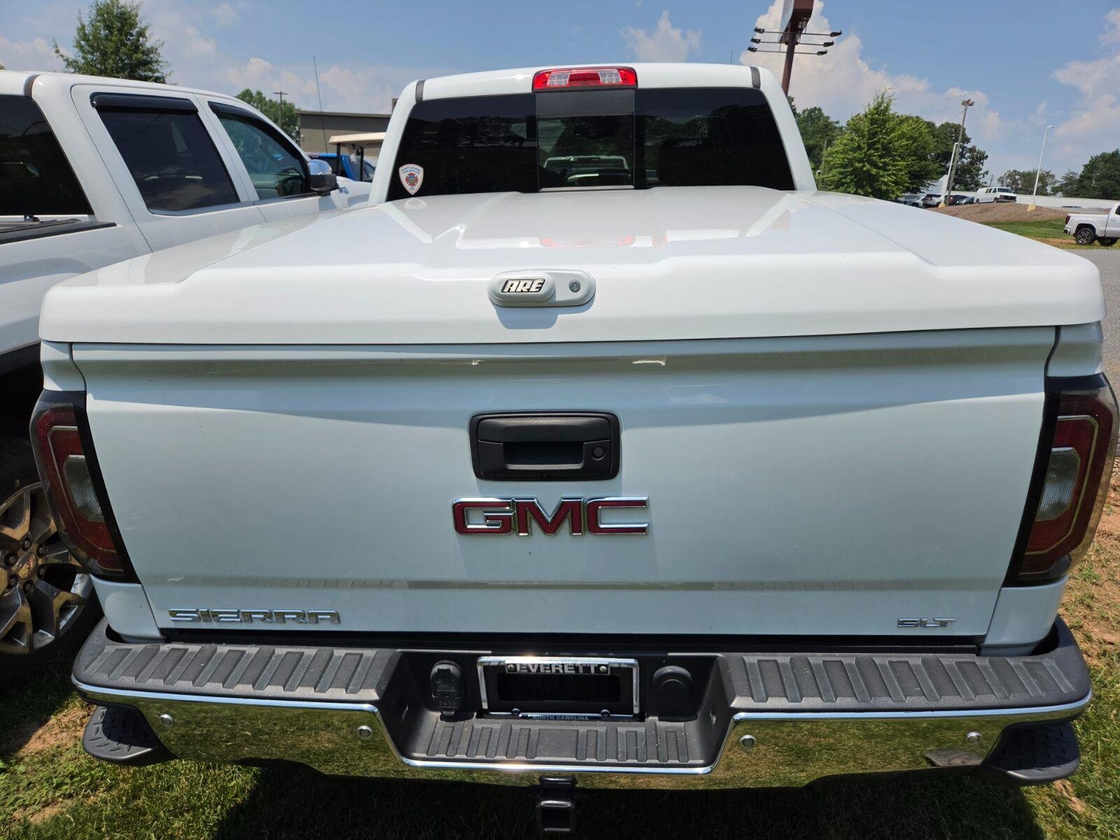 Used 2018 SUMMIT WHITE GMC SLT image 9