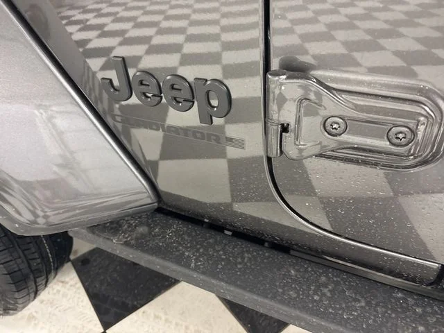 New 2026 Granite Crystal Metallic Clear-Coat Exterior Paint Jeep Sport S image 24