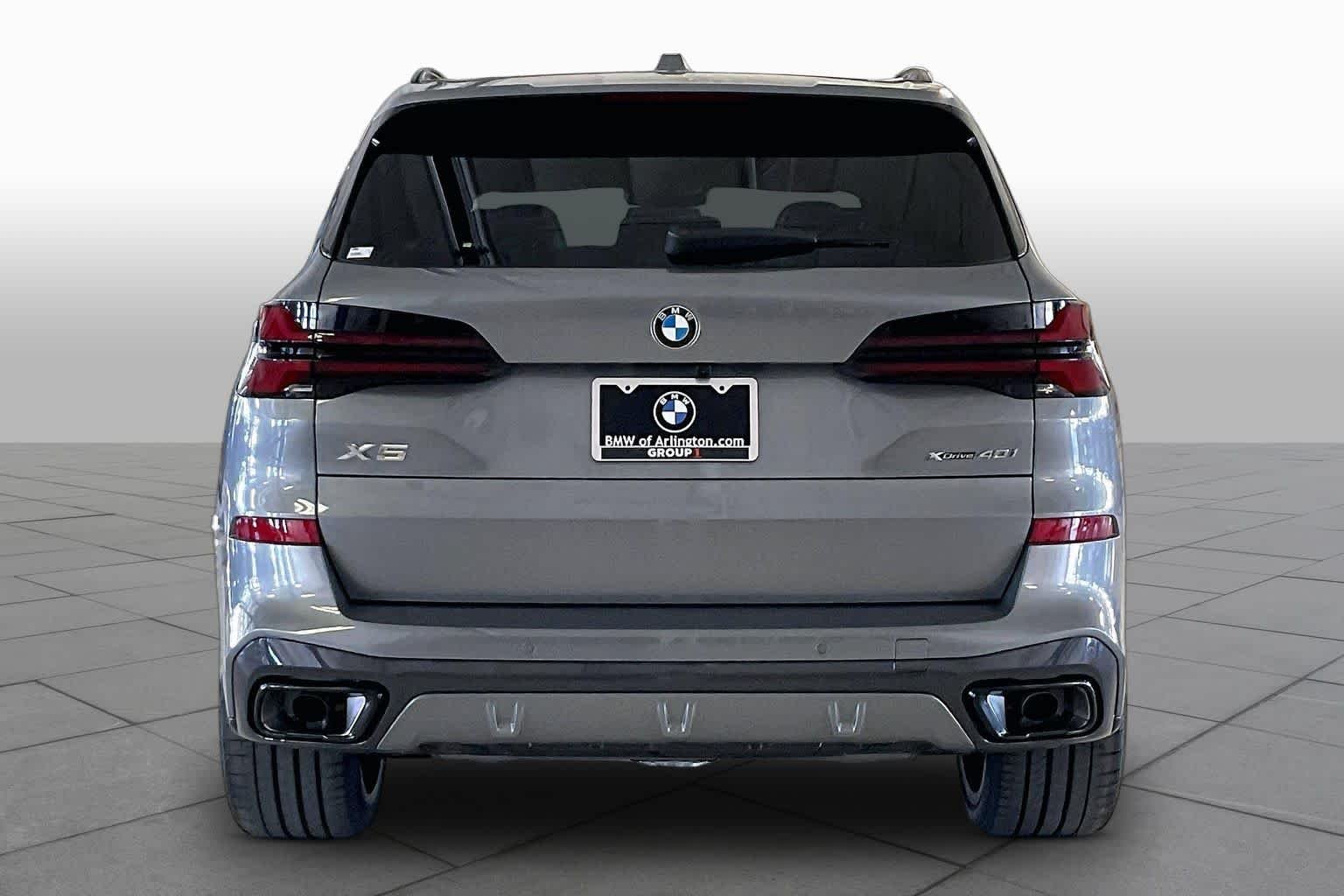 New 2026 Skyscraper Grey Metallic BMW xDrive40i image 4