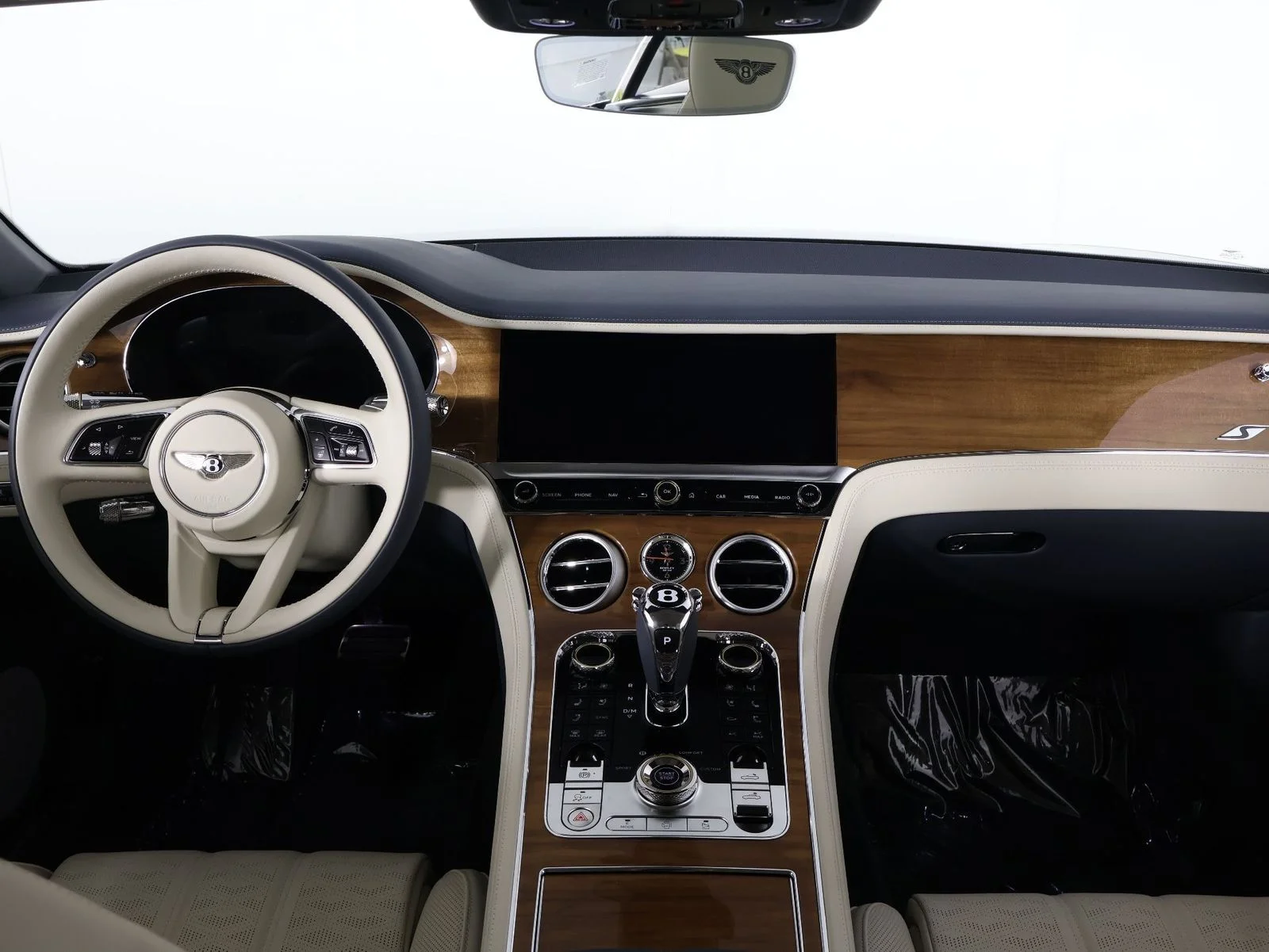 New 2026 Dark Sapphire Bentley GTC S image 4