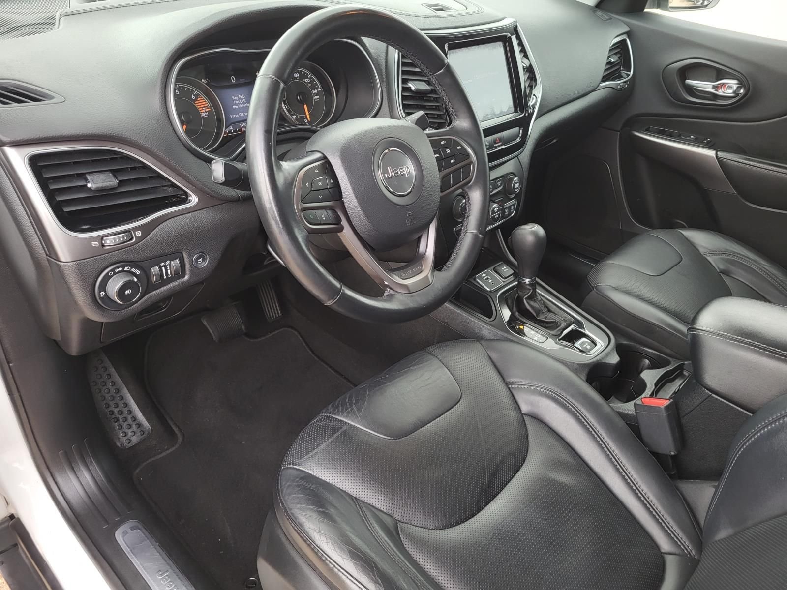 Used 2019 Bright White Clearcoat Jeep Limited image 21