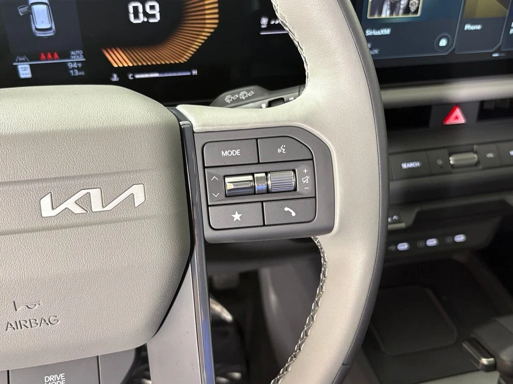 New 2027 Snow White Pearl Kia EX image 22