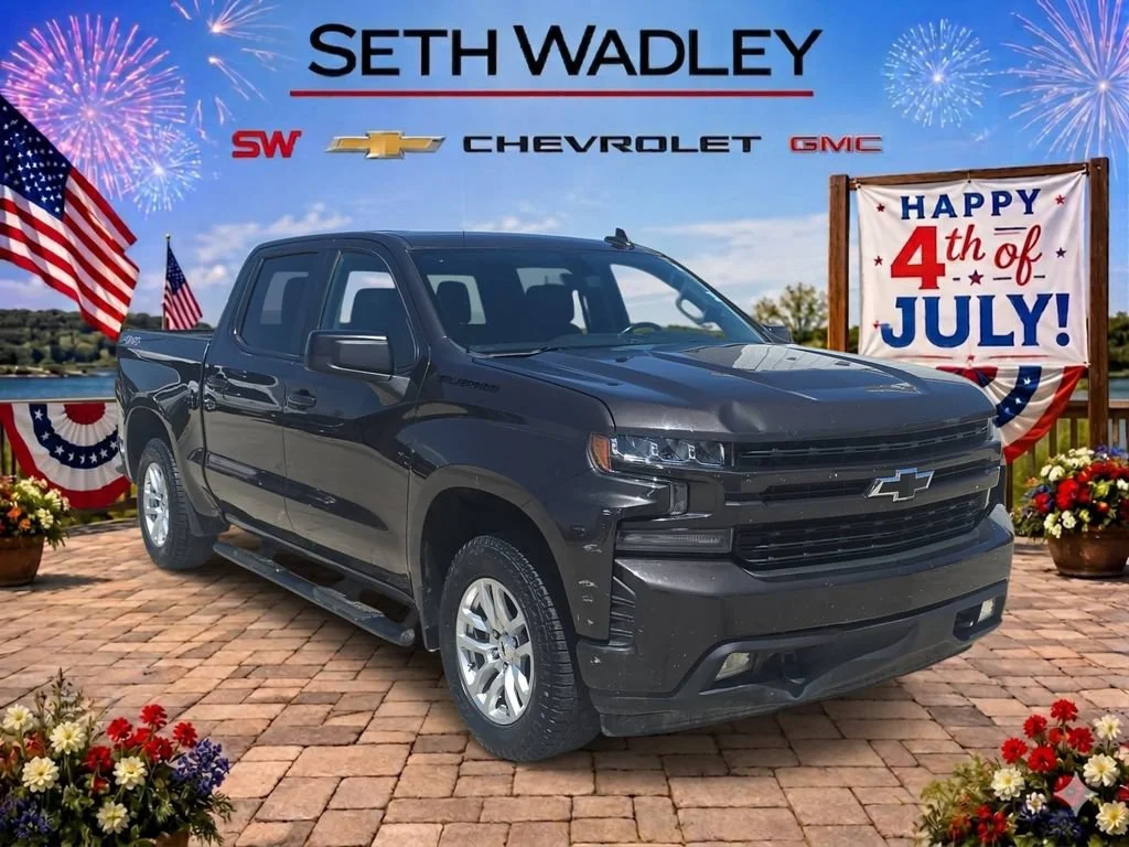 Used 2021 Oxford Brown Metallic Chevrolet RST image 1