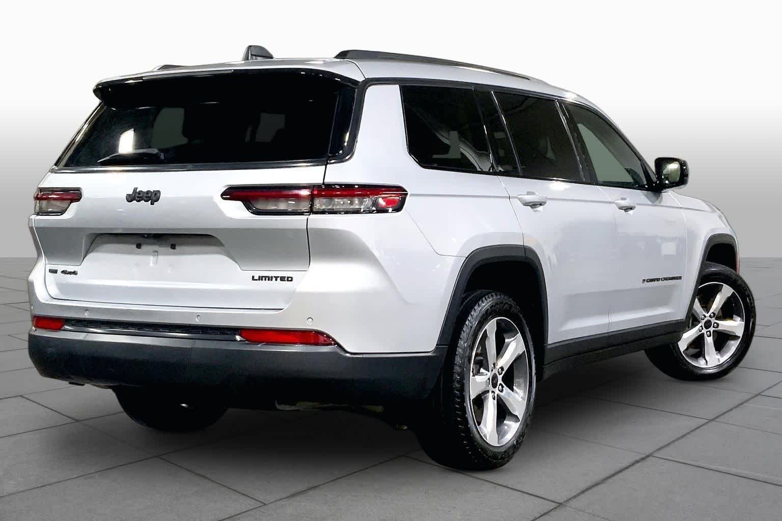 Used 2021 Silver Zynith Jeep Limited image 13
