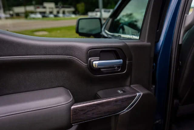 Used 2021 Northsky Blue Metallic Chevrolet LTZ image 24