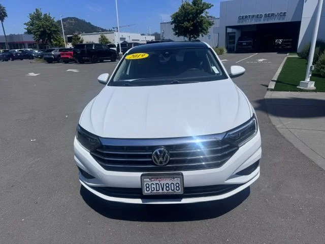 Used 2019 White Volkswagen SEL image 2