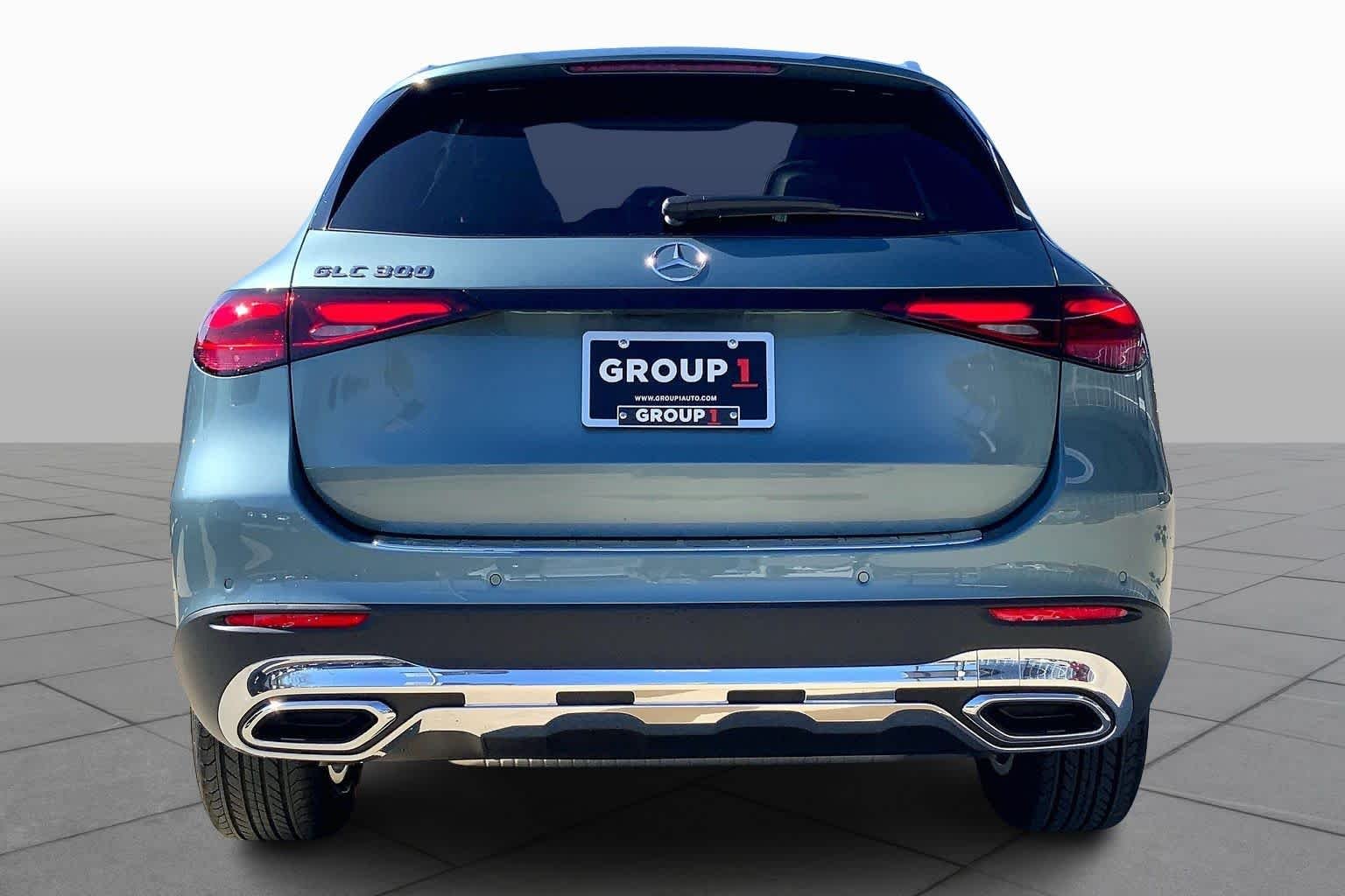 New 2026 Verde Silver Metallic Mercedes-Benz GLC 300 image 4