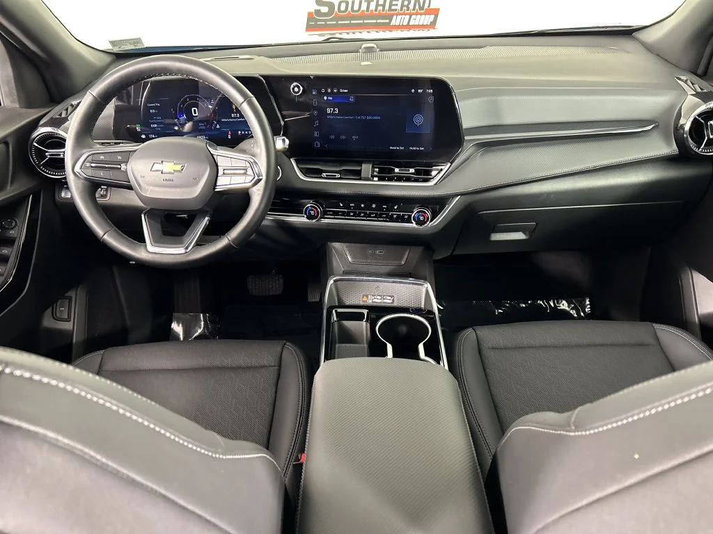 Used 2025 Blue Chevrolet LT image 18