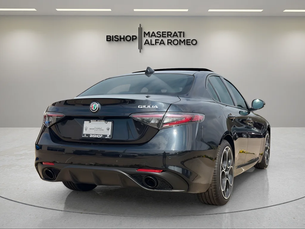 2026 Alfa Romeo Giulia Base - Photo 7