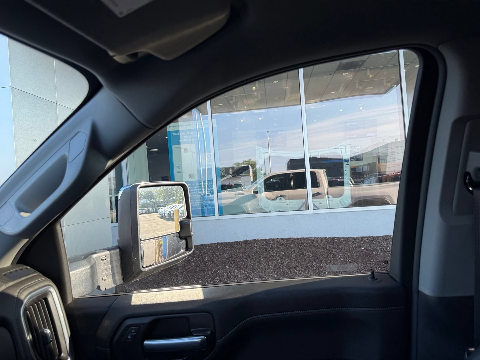 Used 2023 SUMMIT WHITE Chevrolet LTZ image 25