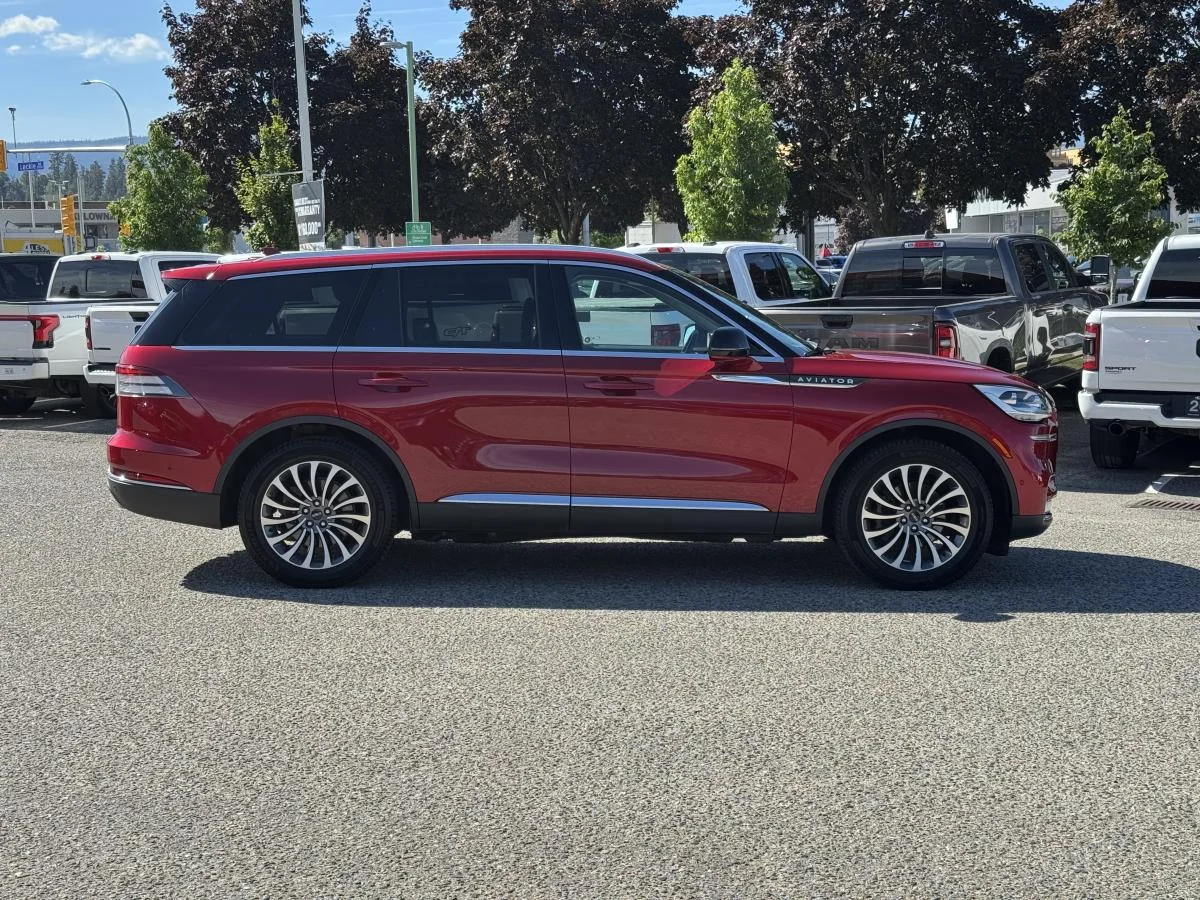 Used 2020 Red Lincoln Reserve Awd image 5
