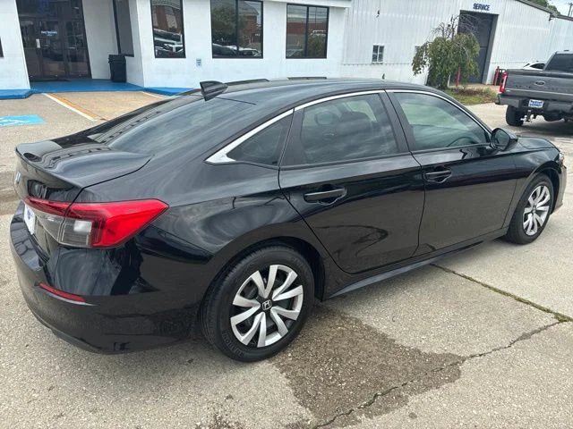 Certified Used 2022 Crystal Black Pearl Honda LX image 9