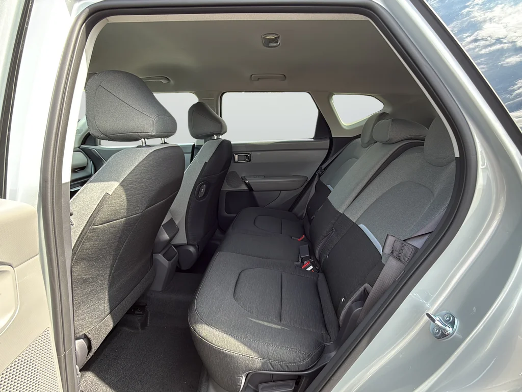 New 2027 Ivory Silver Kia LX image 12