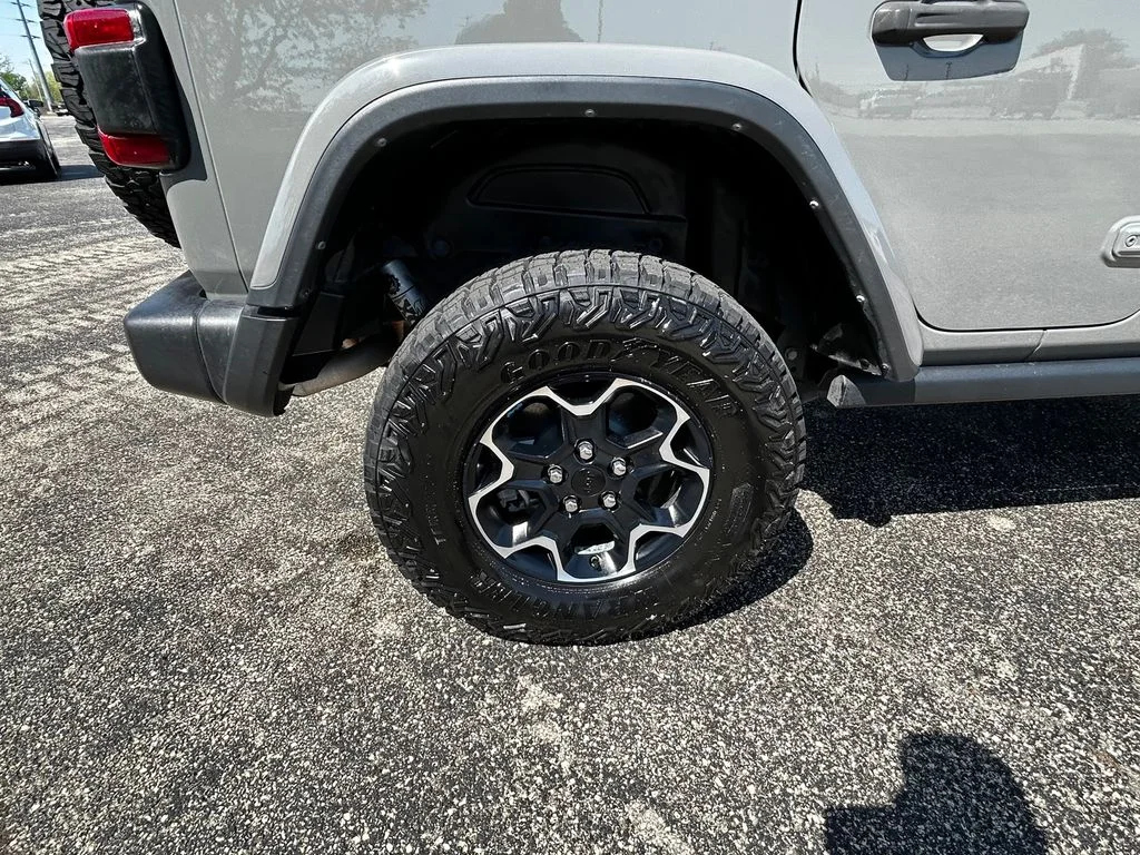 Used 2023 Gray Jeep Rubicon 4xe image 40