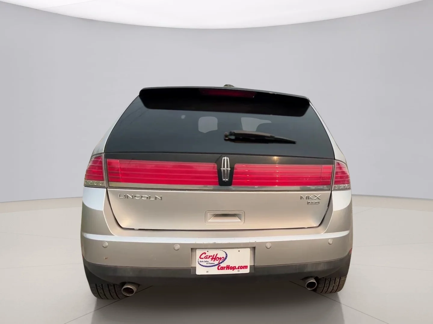 Used 2010 Silver Lincoln AWD image 4