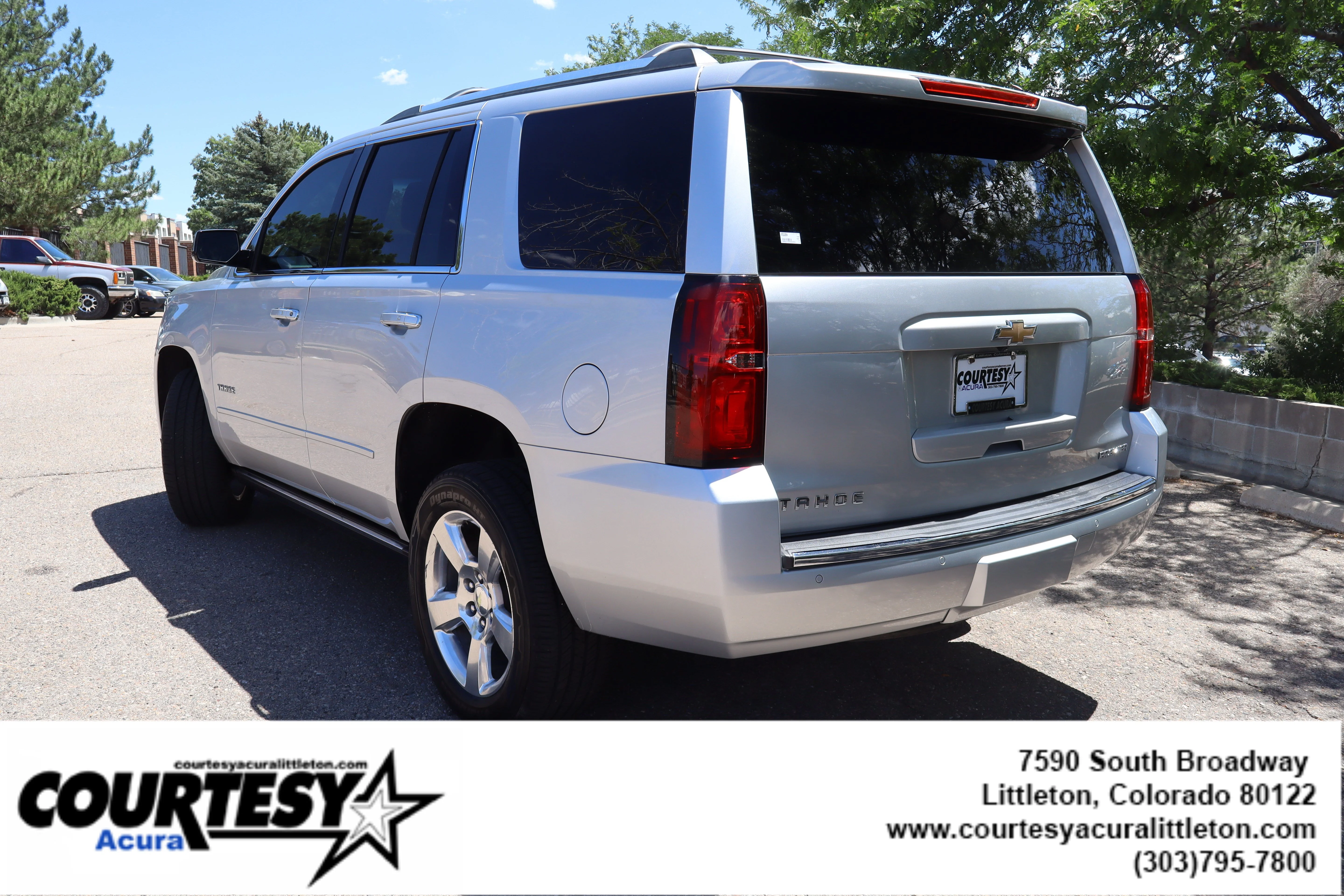 Used 2019 Silver Ice Metallic Chevrolet Premier image 4