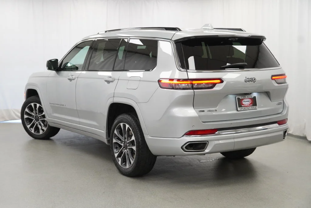 Used 2021 Silver Jeep Overland image 18