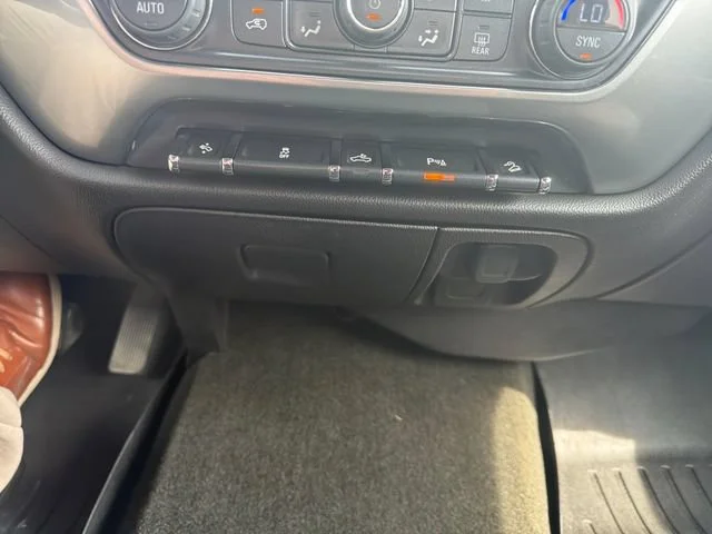 Used 2016 TUNGSTEN METALLIC Chevrolet LT image 29