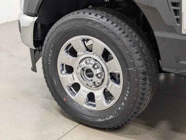 New 2026 Agate Black Metallic Ford F-250® Lariat® image 38