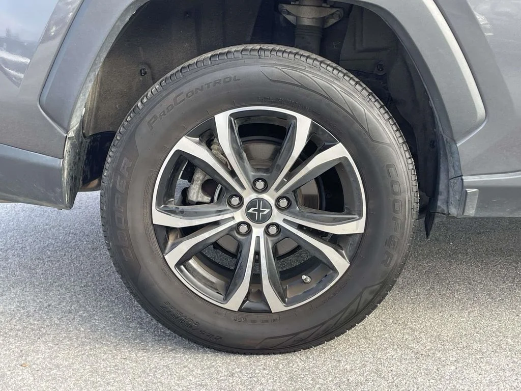Used 2022 Magnetic Gray Metallic Toyota LE image 33
