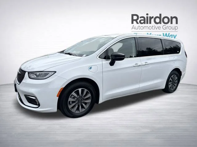 2024 Chrysler Pacifica PHEV