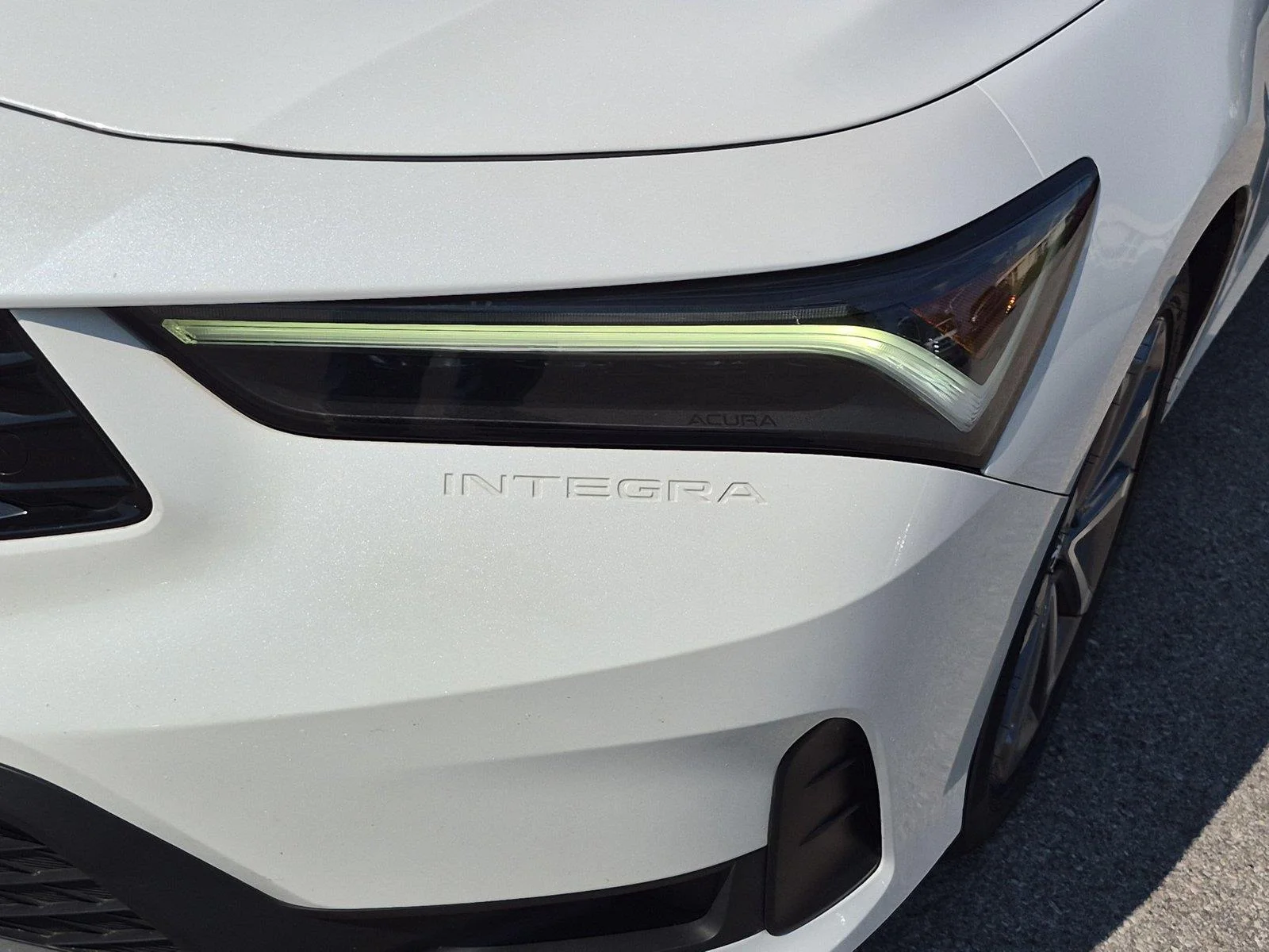 Used 2024 Platinum White Pearl Acura BASE image 9
