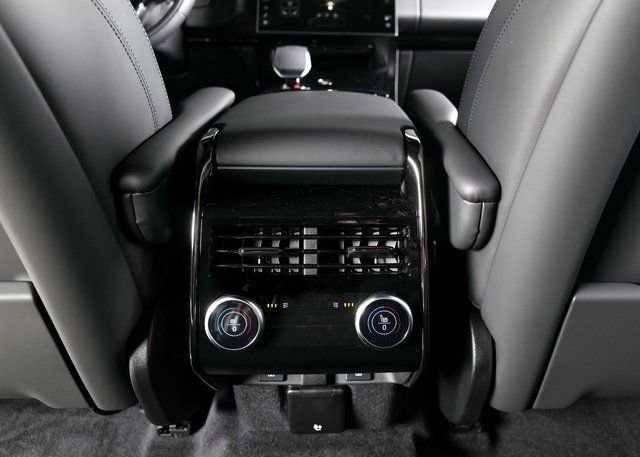 New 2026 Borasco Grey Land Rover SE image 20