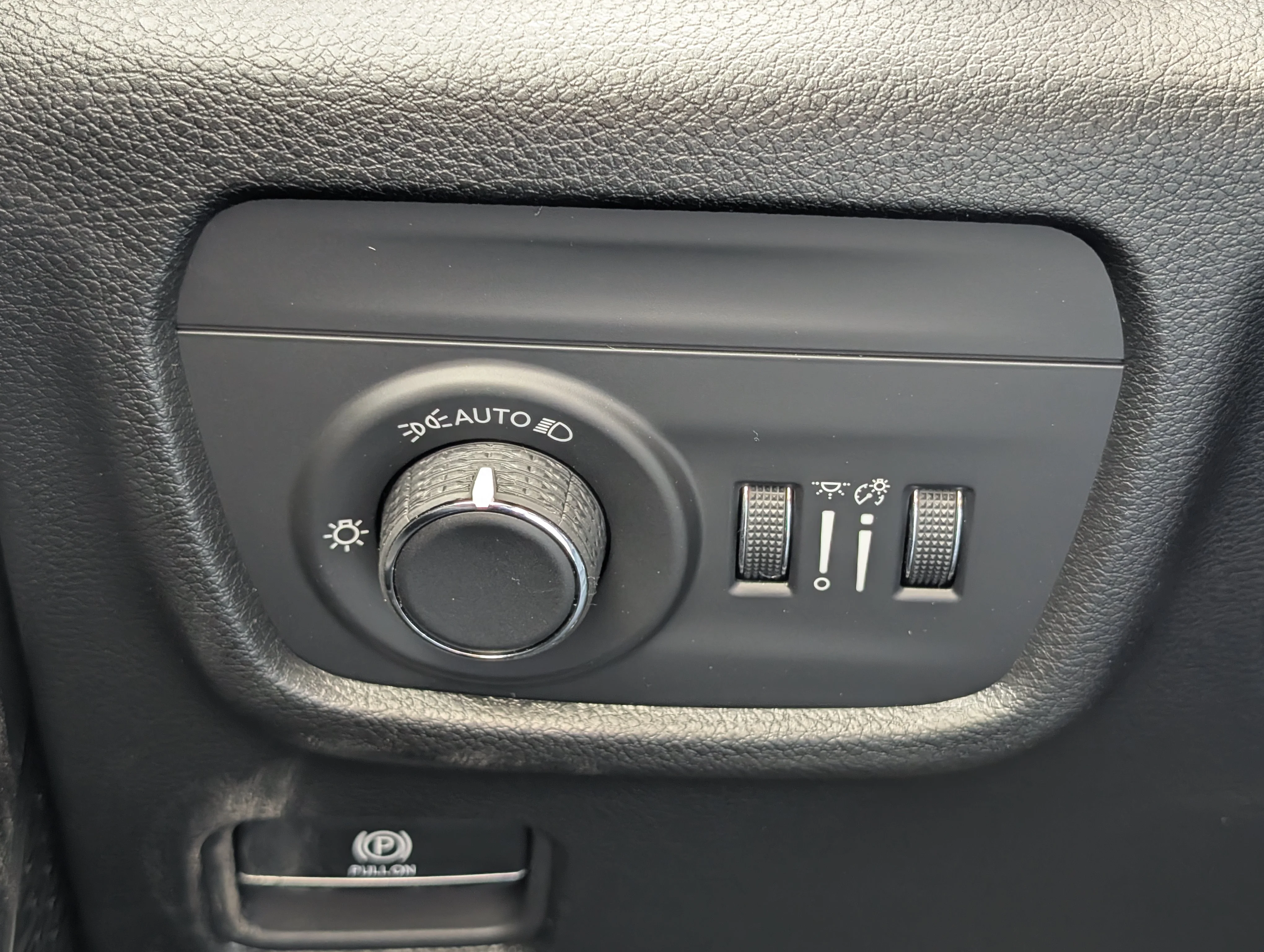 New 2025 Baltic Grey Metallic Jeep Altitude image 29