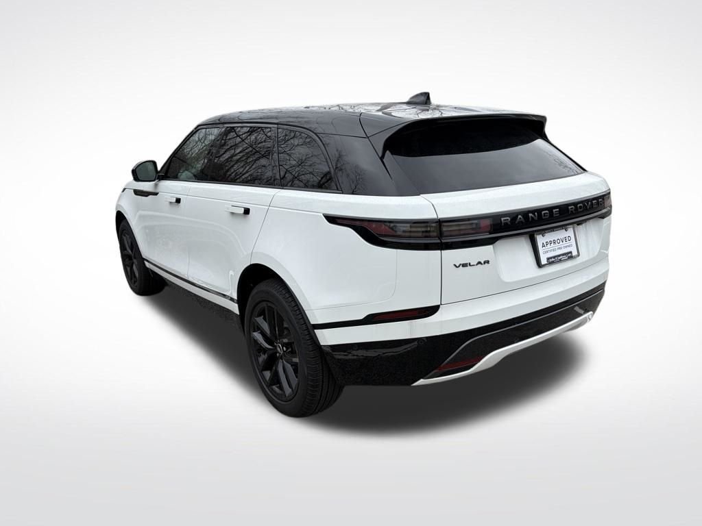 Used 2026 White Land Rover Dynamic SE image 6