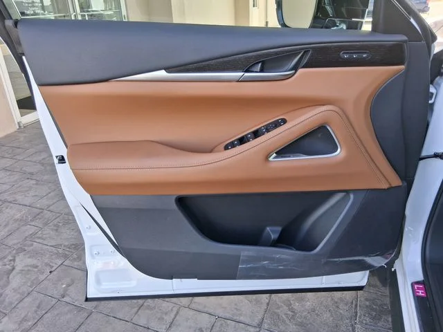 New 2027 2T RAD WHT INFINITI Autograph AWD image 16