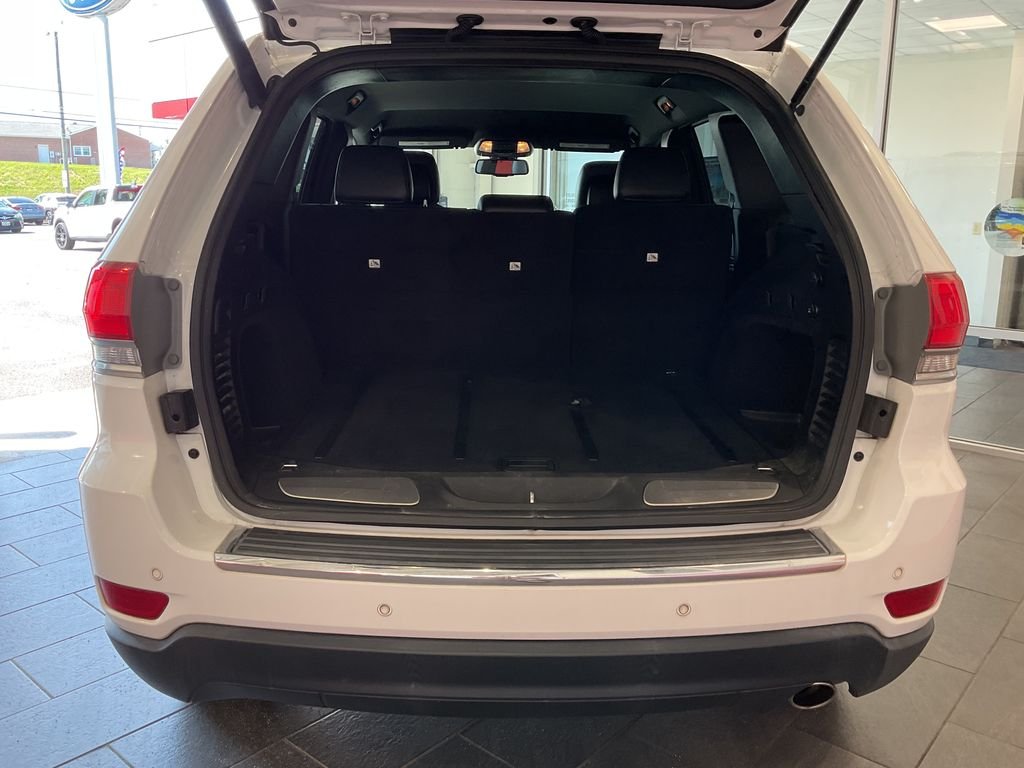 Used 2015 White Jeep Limited image 9