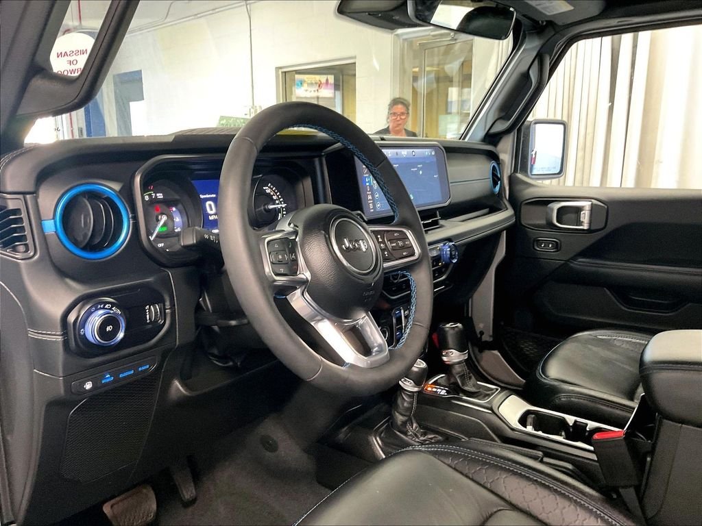 Used 2024 Silver Jeep High Altitude 4xe image 8