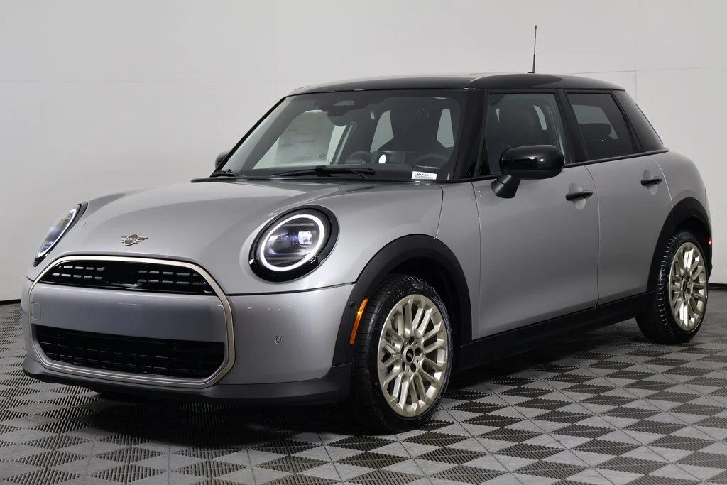 2026 MINI Hardtop's photo
