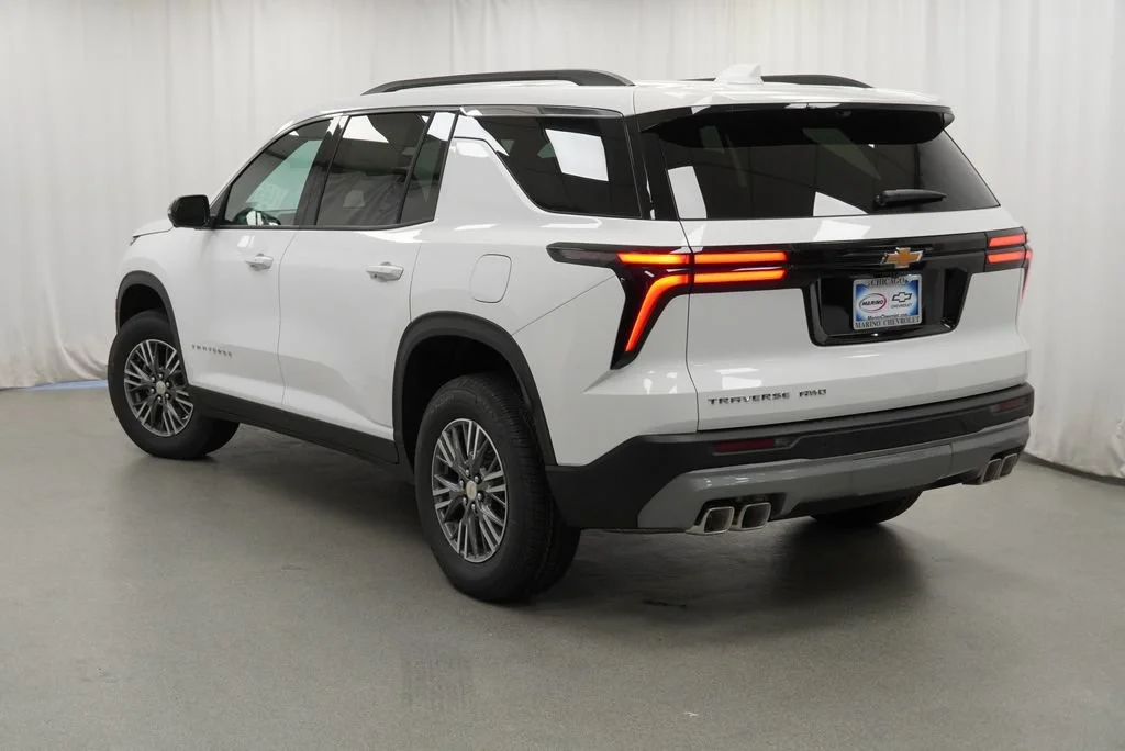 New 2027 Summit White Chevrolet LT image 4