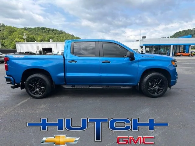 Used 2023 Glacier Blue Metallic Chevrolet Custom image 7