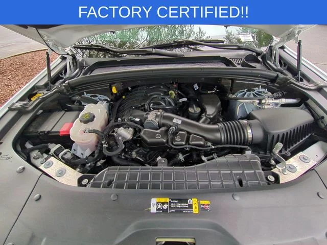 Used 2025 White/off-white Jeep Laredo X image 38