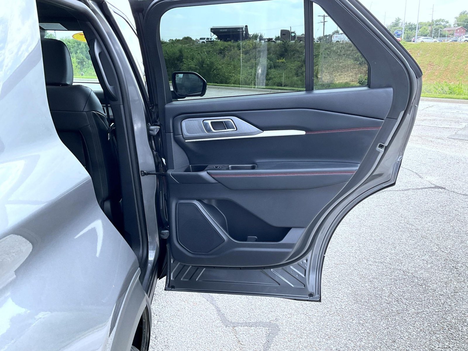 Used 2025 Gray Ford ST-Line image 17