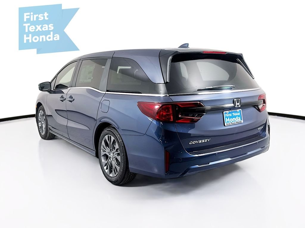 New 2026 Smoke Blue Pearl Honda Touring image 4