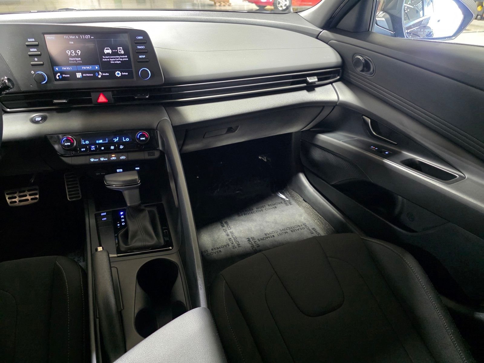 Used 2025 Abyss Black Hyundai SEL Sport image 17