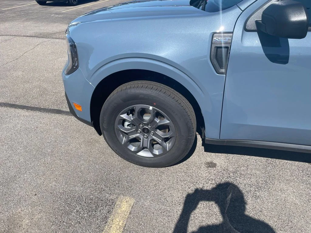 New 2026 Azure Gray Metallic Tri-Coat Ford XLT image 9