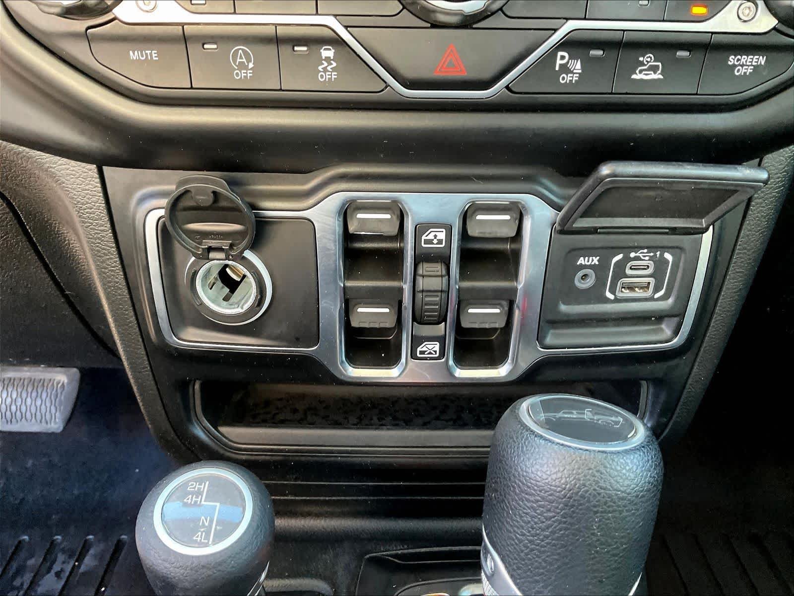 2021 Jeep Gladiator Willys - Photo 19
