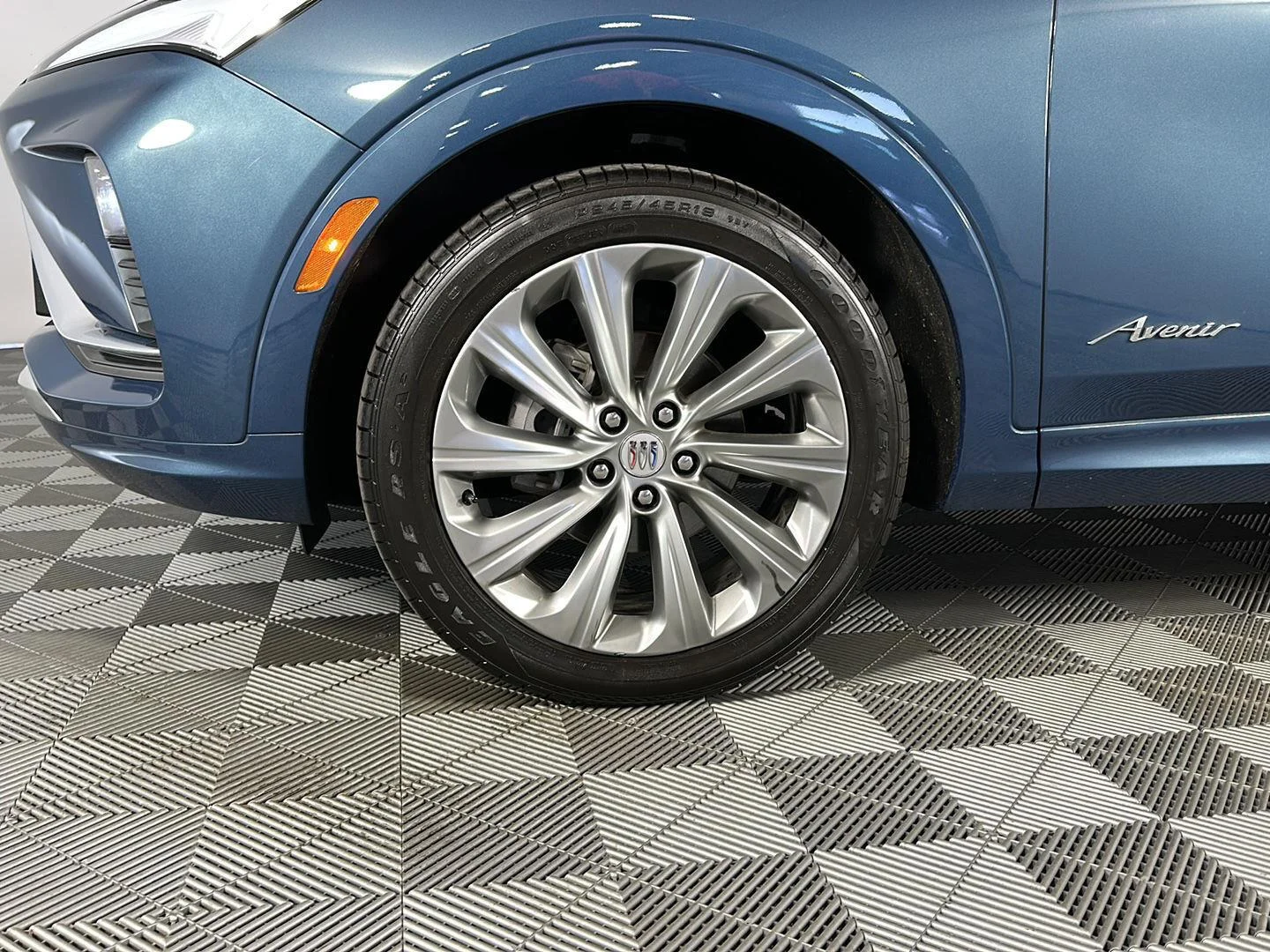 Used 2024 Ocean Blue Metallic Buick Avenir image 7